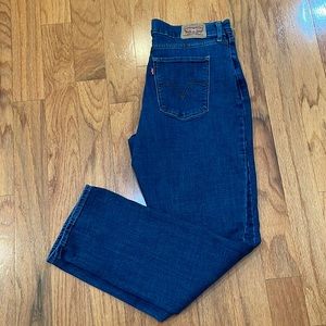 Levi’s Classic Straight size 31 woman’s Blue Jeans Pockets